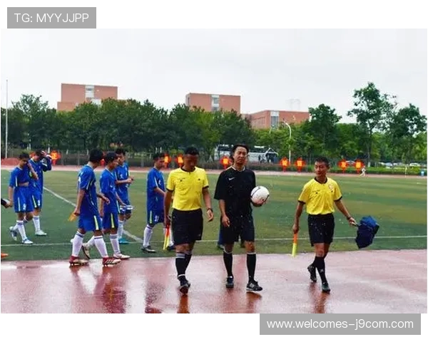 打造世界级足球梦之队：最佳阵容配置解析与战术布局